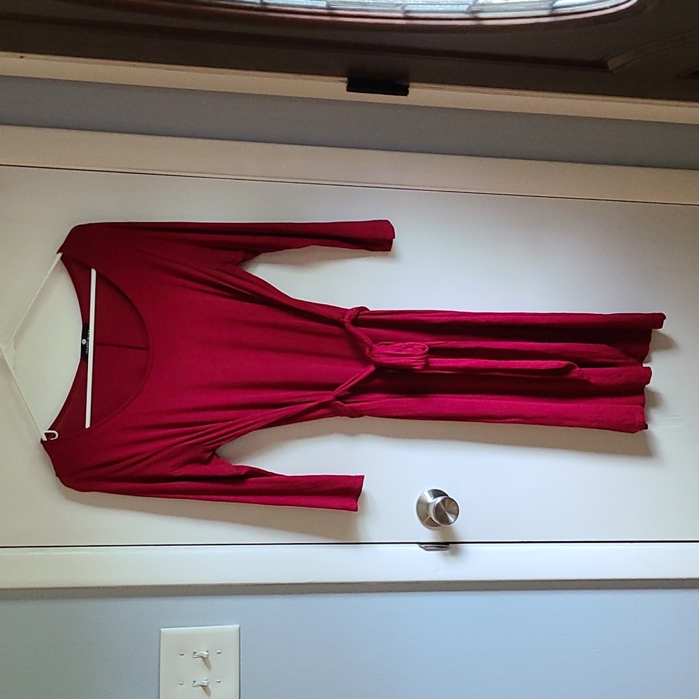 3/4 sleeve scoop neck knee length dress